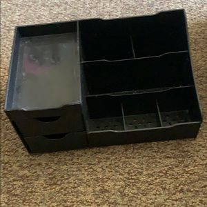 Makeup organizer